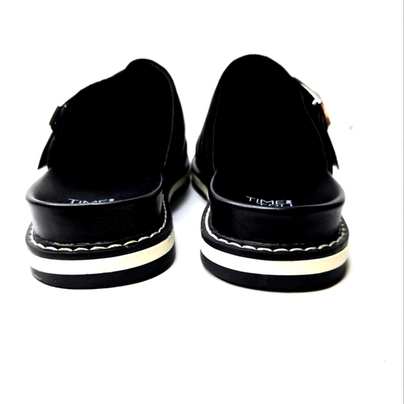 Time and Tru Mules/slides. Black/white Size 6M. - Picture 6 of 10